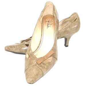 Life Stride "Karen" Pointed Toe Heels